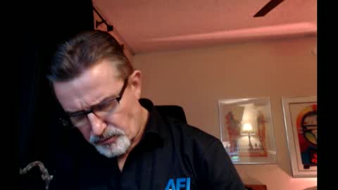 Snapshot of shrewtamer chatting on March 5, 2:14 am shrewtamer online show from March 5, 2:14 am