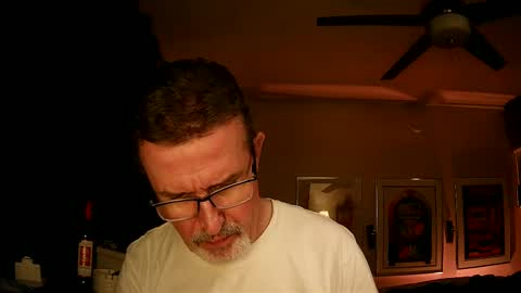 Snapshot of shrewtamer chatting on September 19, 6:28 am shrewtamer online show from September 19, 6:28 am