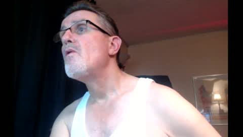 Snapshot of shrewtamer chatting on February 22, 5:23 am shrewtamer online show from February 22, 5:23 am