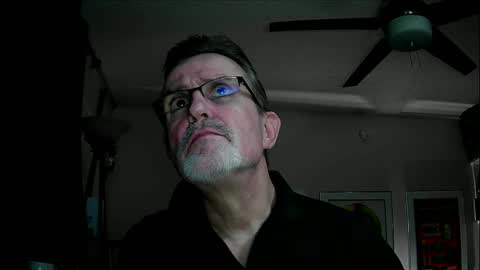 Snapshot of shrewtamer chatting on January 19, 4:01 am shrewtamer online show from January 19, 4:01 am
