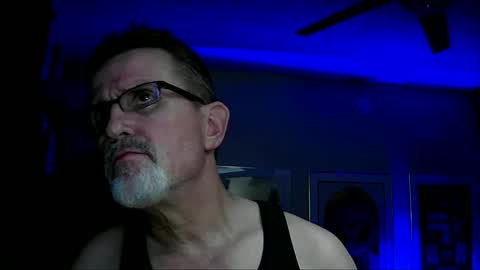 Snapshot of shrewtamer chatting on February 15, 5:41 am shrewtamer online show from February 15, 5:41 am