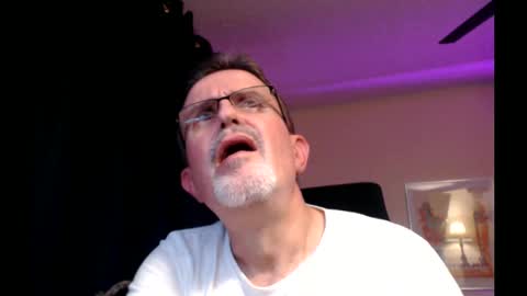 Snapshot of shrewtamer chatting on February 27, 6:13 am shrewtamer online show from February 27, 6:13 am