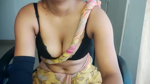 shreya_0 online show from September 26, 9:06 am