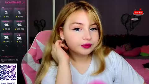 Molly online show from February 4, 11:59 pm