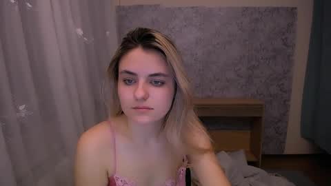 shy_sabrina_ online show from February 28, 2:31 am