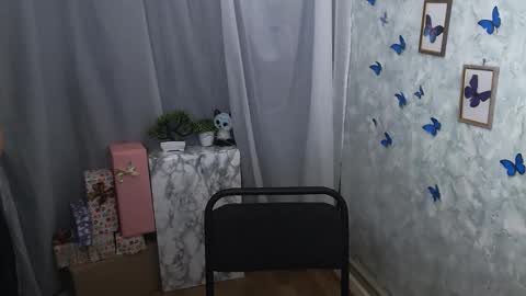 shy_sabrina_ online show from January 16, 10:21 am