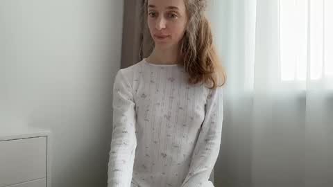 shy_schoolgirl_ online show from May 9, 8:20 am