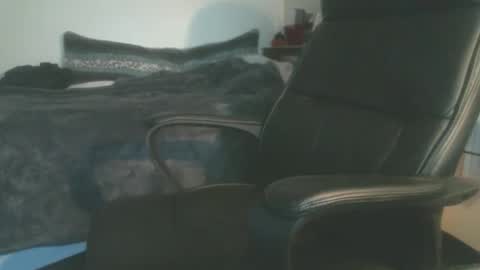 shyboyhugecum2020 online show from March 24, 3:56 am