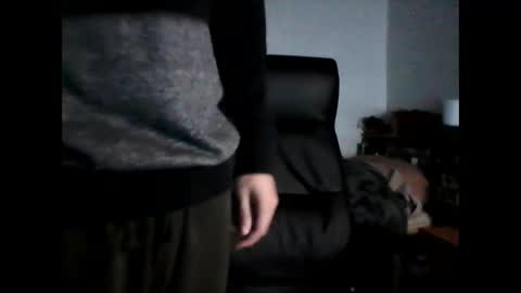 shyboyhugecum2020 online show from December 3, 4:42 am
