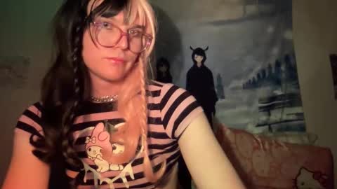 shygirly666 online show from January 16, 10:30 pm