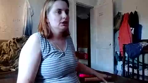 shylee538825 online show from September 13, 8:22 pm