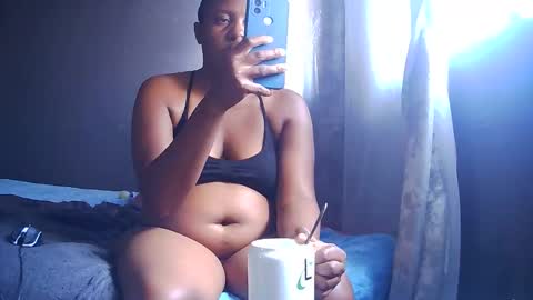 shymilfxx online show from March 7, 12:05 pm