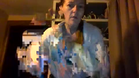 Snapshot of shyredhead555324 chatting on December 25, 9:56 am ShyRedHead online show from December 25, 9:56 am