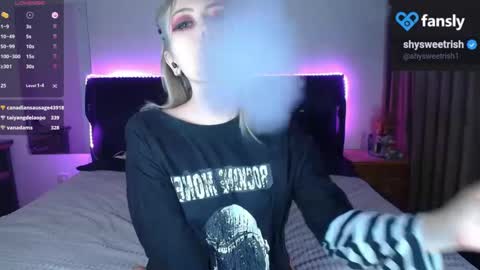 Snapshot of shysweetrish chatting on March 1, 3:53 am shysweetrish online show from March 1, 3:53 am