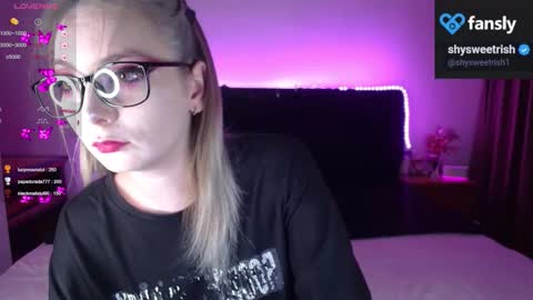 Snapshot of shysweetrish chatting on September 22, 1:31 am shysweetrish online show from September 22, 1:31 am