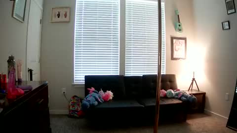 shypetitebaby online show from May 15, 5:53 pm