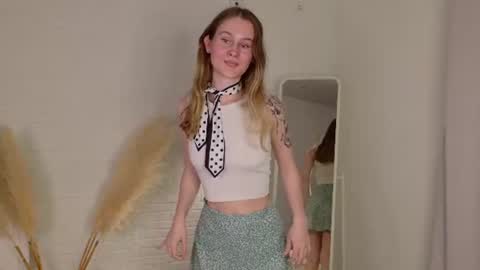 sia_sky online show from June 9, 1:33 pm