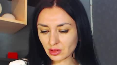 Snapshot of siaconna chatting on February 1, 6:54 am Siaconna online show from February 1, 6:54 am