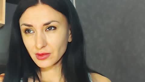 Snapshot of siaconna chatting on February 4, 6:04 am Siaconna online show from February 4, 6:04 am