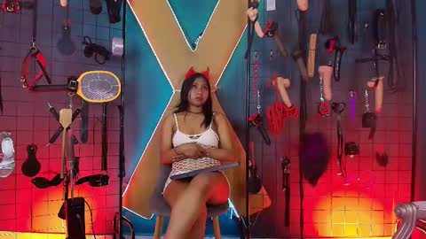 Snapshot of siara_bdsm chatting on October 11, 1:05 pm siara_bdsm online show from October 11, 1:05 pm