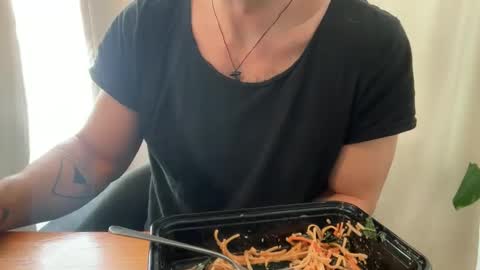 sie273 online show from December 13, 8:14 pm