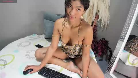 sienna_glow online show from November 27, 1:30 pm