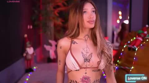 Sienna online show from December 18, 6:58 pm