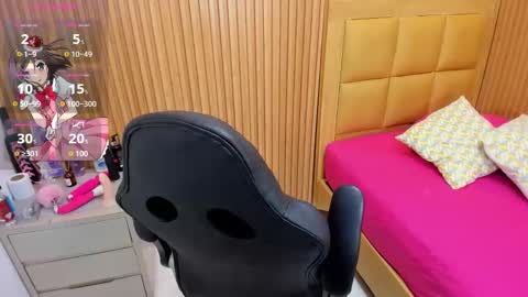 S I E N N A  online show from November 4, 1:23 pm