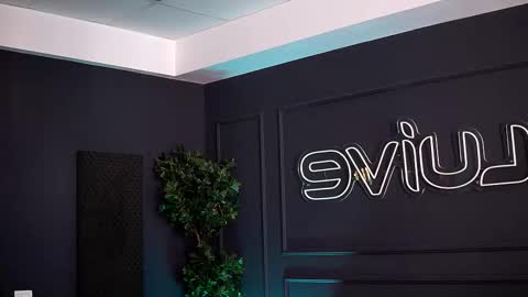 Sienna online show from October 17, 10:08 am