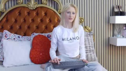 SiennaShapiro online show from January 15, 4:27 pm