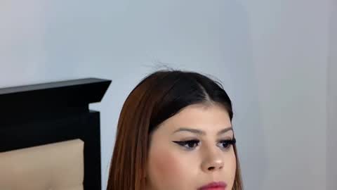 Snapshot of sierra_halle chatting on March 11, 2:21 am SIERRA online show from March 11, 2:21 am