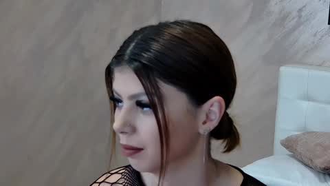 Snapshot of sierra_halle chatting on February 8, 8:10 pm SIERRA online show from February 8, 8:10 pm