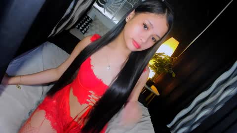 Snapshot of sierracoxriches chatting on January 22, 5:28 pm Belle online show from January 22, 5:28 pm