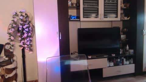 silenaa_sloussen online show from October 6, 4:41 am