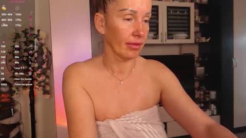 silenaa_sloussen online show from September 15, 4:36 am
