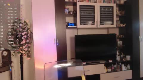 silenaa_sloussen online show from October 22, 5:43 am