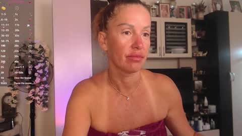 silenaa_sloussen online show from September 29, 4:33 am