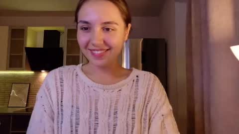 You fav Miss Si online show from September 18, 5:28 pm