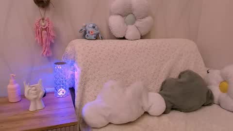 silk_ann online show from January 17, 3:27 am