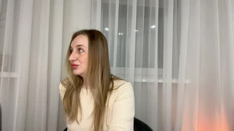 silkyvera online show from April 16, 9:39 pm