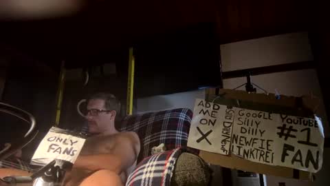 Silly Dilly Newfie online show from July 11, 3:11 am