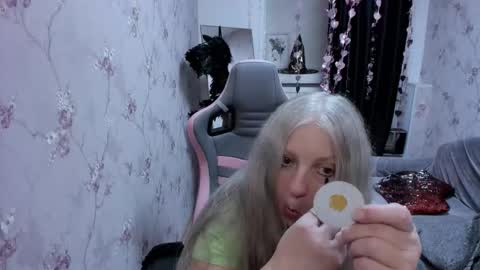 silver_moon_light online show from October 26, 9:47 pm