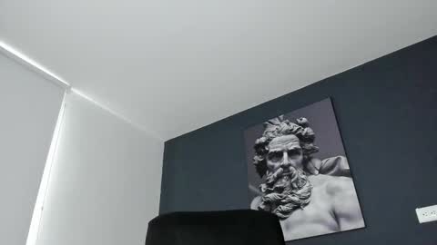 simon_leon01 online show from February 11, 2:24 pm