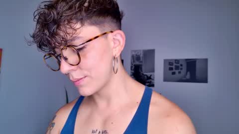 Sim. online show from September 25, 5:20 pm