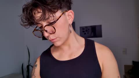 Sim. online show from November 19, 6:18 pm