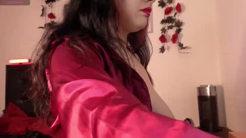 Simone Phill  online show from October 3, 7:33 pm