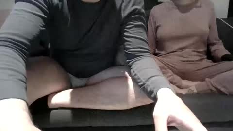 simplecouple online show from April 18, 8:20 pm