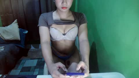 Snapshot of simply_francine chatting on March 5, 6:12 am simply francine online show from March 5, 6:12 am