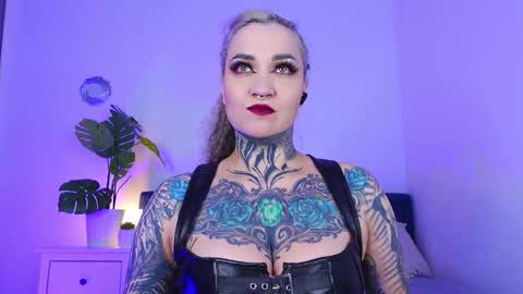 Ms. Sindel online show from September 13, 1:13 pm