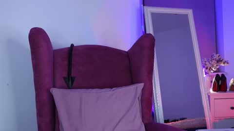 Ms. Sindel online show from March 5, 5:18 pm